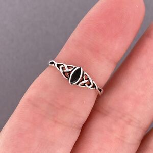 925 Sterling Silver Celtic Design Ring Black Center Sz 6